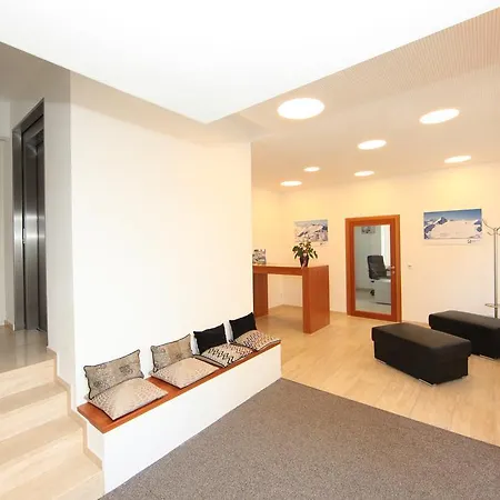 豪斯桑内公寓酒店 *